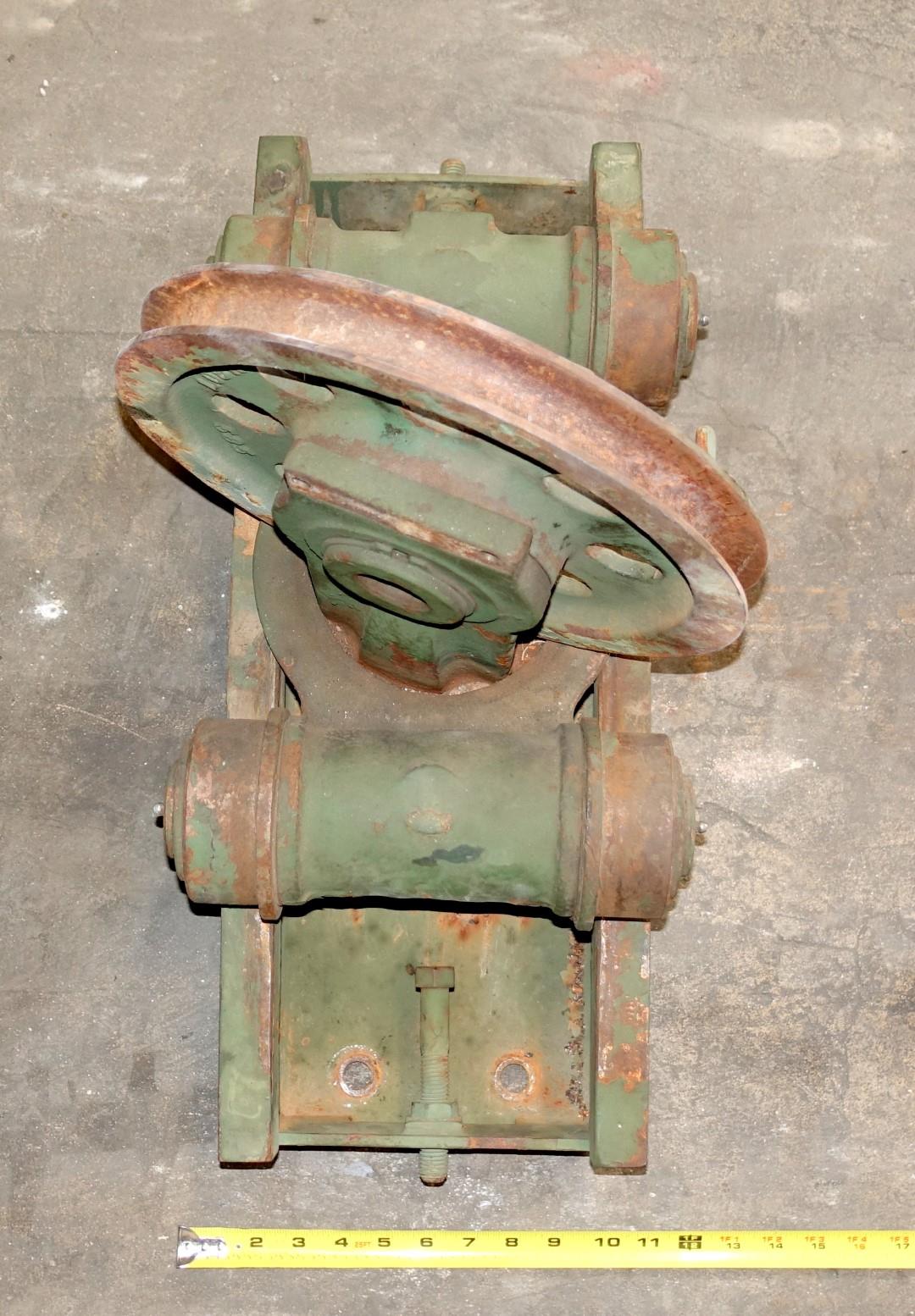 Level Wind 45,000 Lb Rear / Drag Winch Level Wind with Track